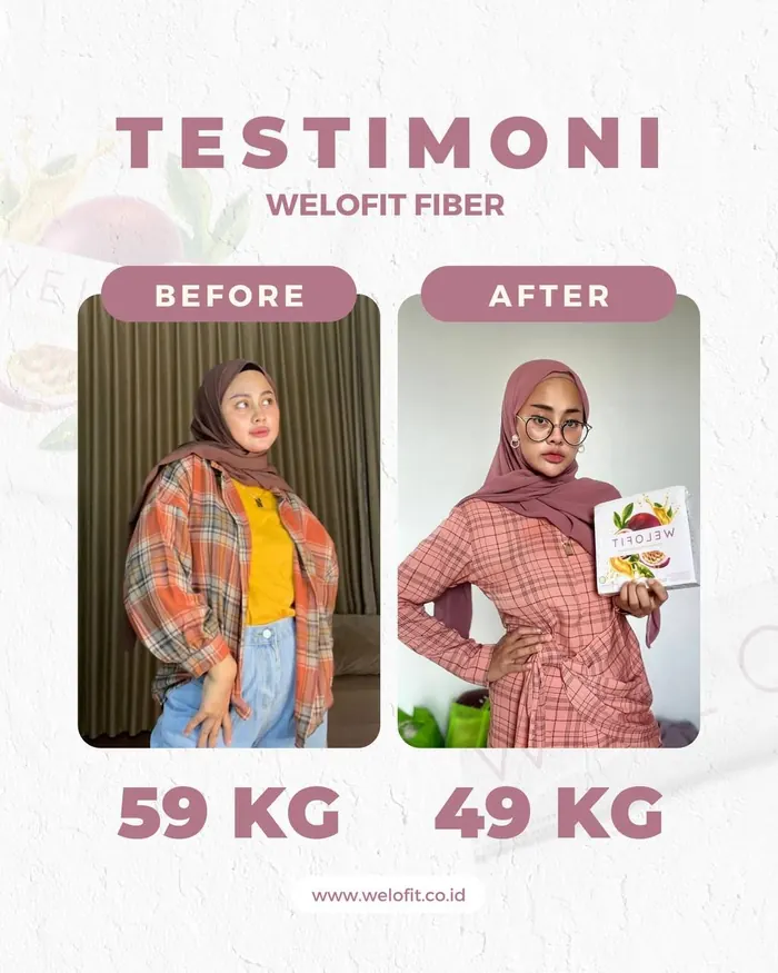 Pelanggan Welofit memegang kemasan produk